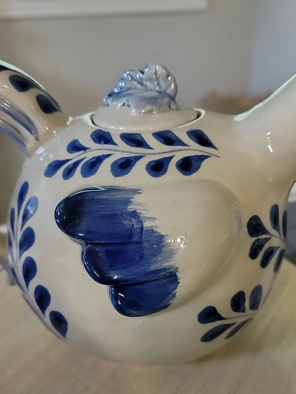 Cracker Barrel Stoneware Hen/Chicken Tea Pot/Pitcher